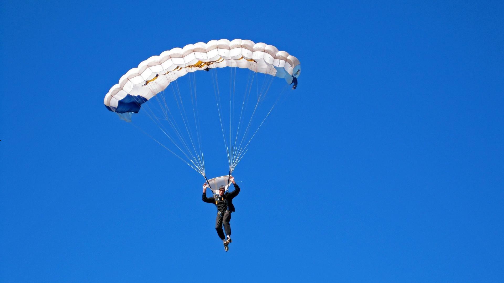 熊猫体育官网|全国田径锦标赛跳远项目激战正酣 新星闪耀刷新个人最佳